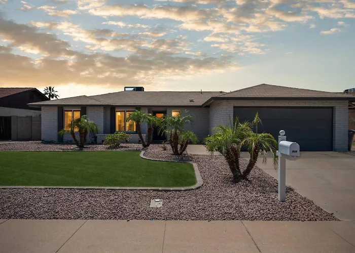 Family Getaway Near Dining+entertainment! Holiday home
