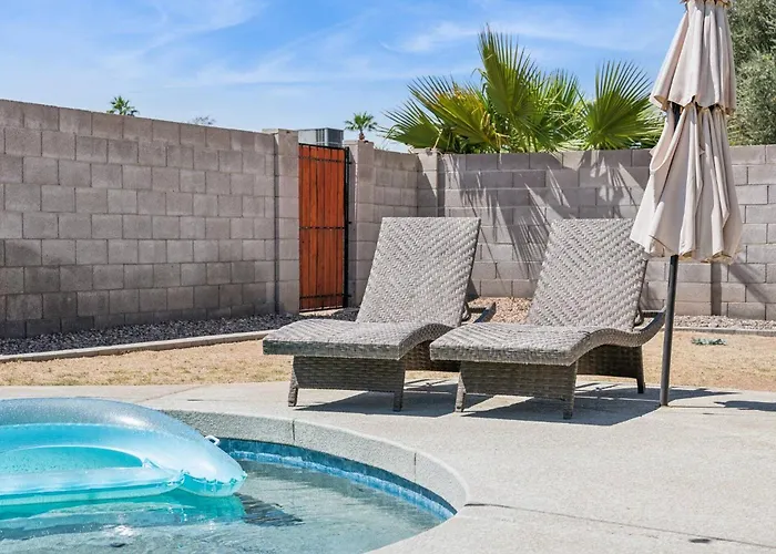 Family Getaway Near Dining+entertainment! Holiday home *