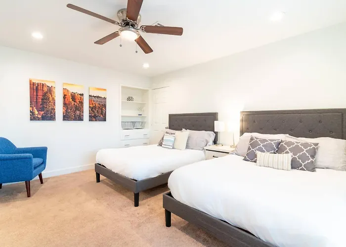 Holiday home Family Getaway Near Dining+entertainment! *