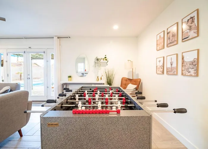 Family Getaway Near Dining+entertainment! Holiday home Chandler