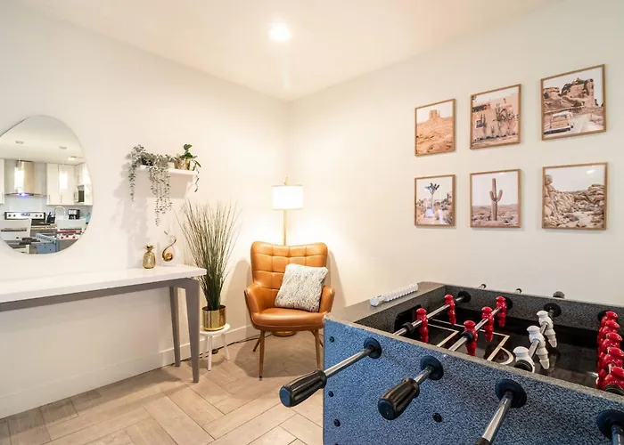 Family Getaway Near Dining+entertainment!
