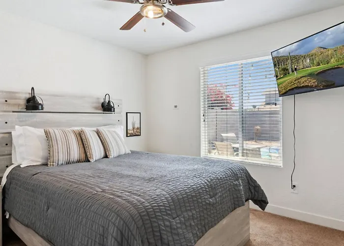 Family Getaway Near Dining+entertainment! Holiday home Chandler