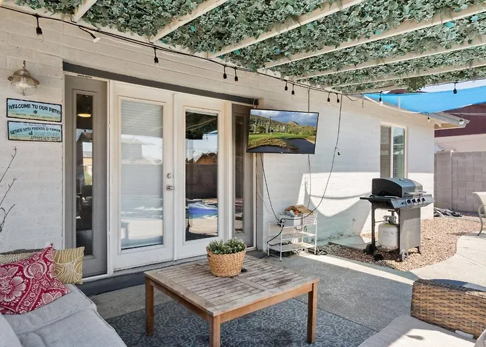 Family Getaway Near Dining+entertainment! Holiday home *